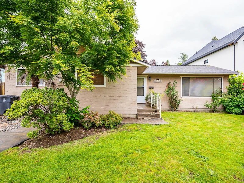 8966 148th Street, Surrey BC V3R 3W4