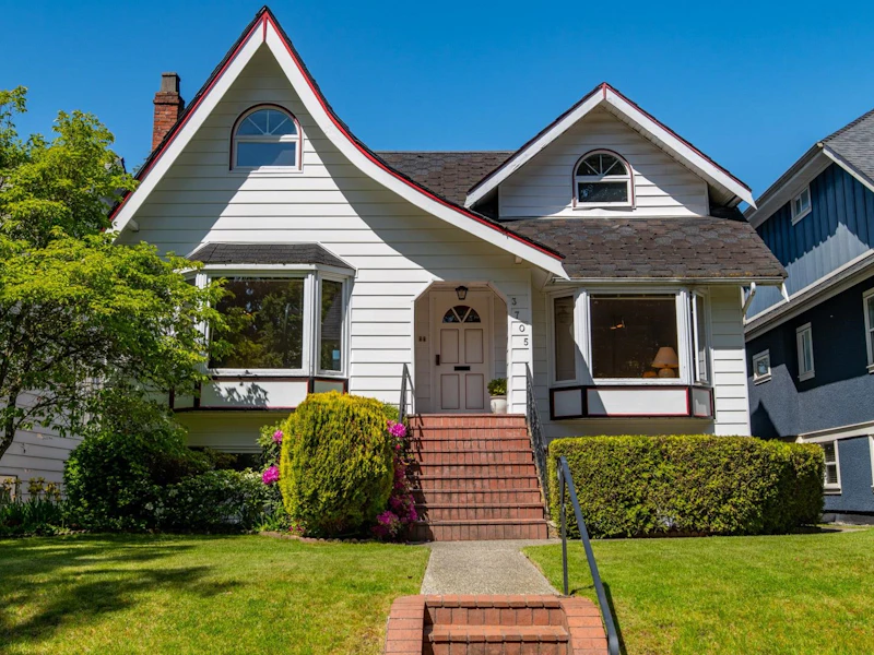 3705 W King Edward Avenue, Vancouver BC V6S 1M8