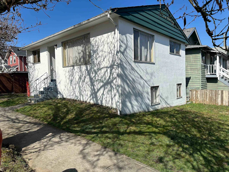495 E 22nd Avenue, Vancouver BC V5V 1T9