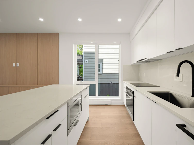 1904 East 8th Avenue, Vancouver, BC, V5N 1T8 - 11