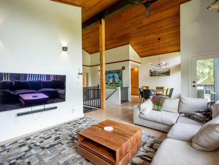 7206 Fitzsimmons Road North, Whistler, BC, V8E 0E3 - 2