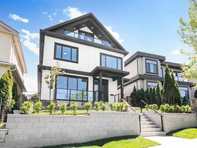 1-3378 Seaforth Drive, Vancouver, BC, V5M 4C5 - 3
