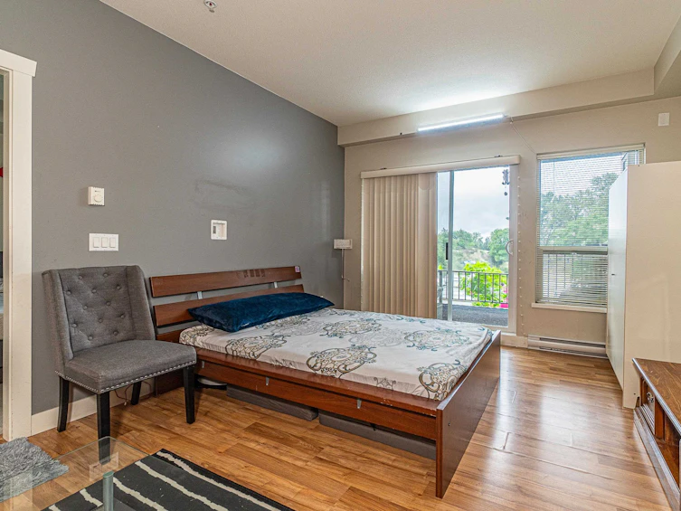 323-9655 King George, Surrey, BC, V3T 0C7 - 7