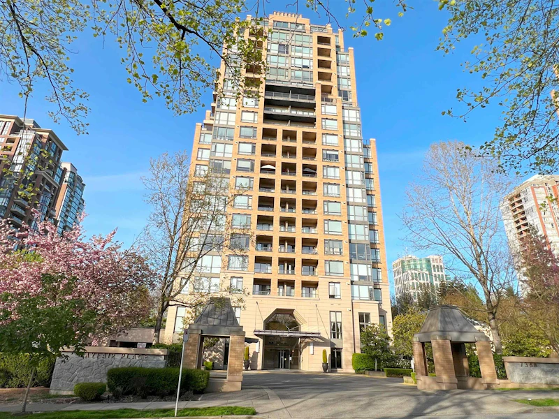 305 - 7368 Sandborne Avenue, Burnaby BC V3N 5C5