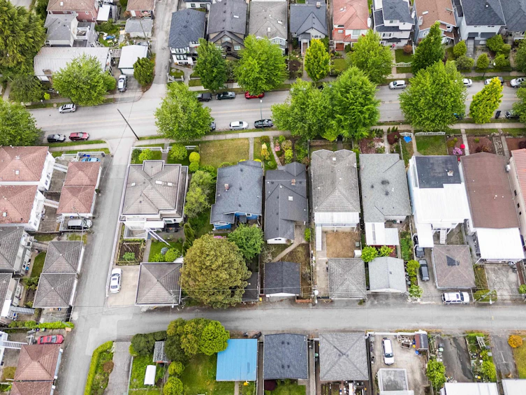 2448 East 29 Avenue, Vancouver, BC, V5R 1T9 - 5