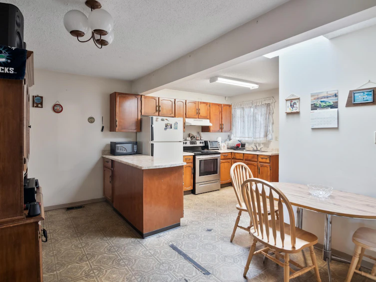 2448 East 29 Avenue, Vancouver, BC, V5R 1T9 - 13