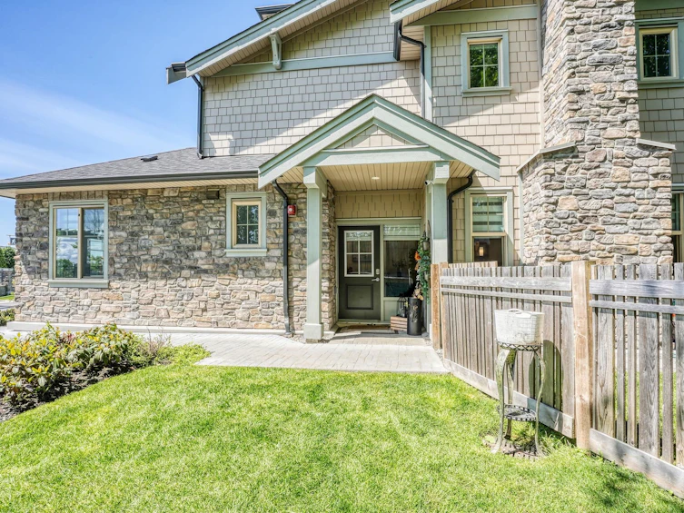 1-20487 65 Avenue, Langley, BC, V2Y 3K8
