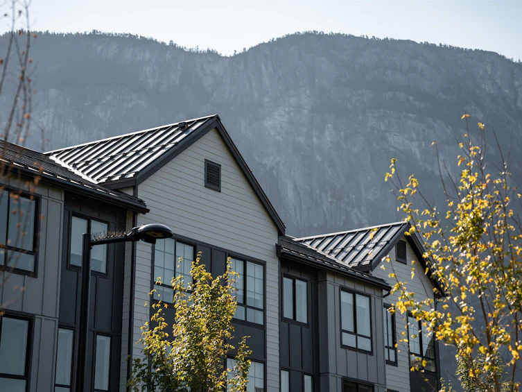 38037 Helm Way, Squamish, BC, V8B 2A1 - 2