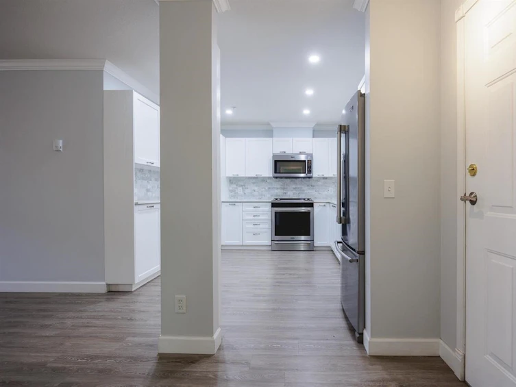 207-33728 King, Abbotsford, BC, V2S 8J4 - 9