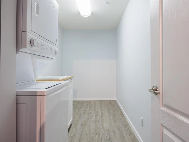 207-33728 King, Abbotsford, BC, V2S 8J4 - 34
