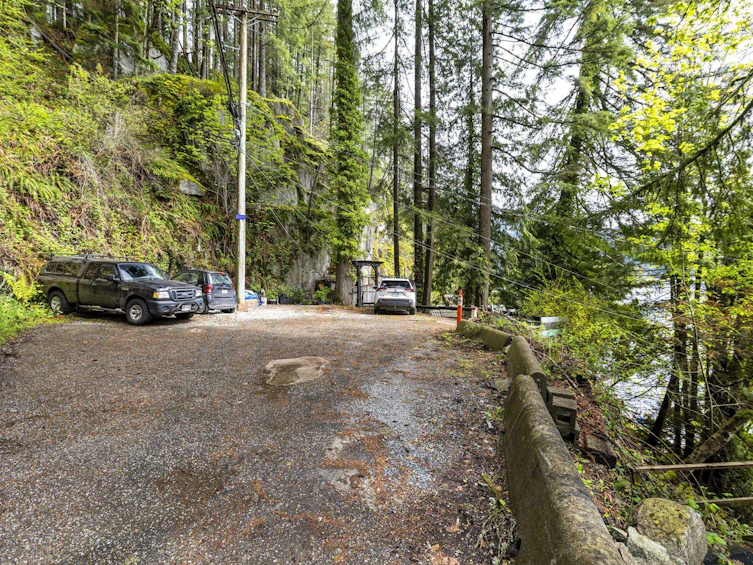 5672 Indian River Drive, North Vancouver, BC, V7G 2T8 - 39