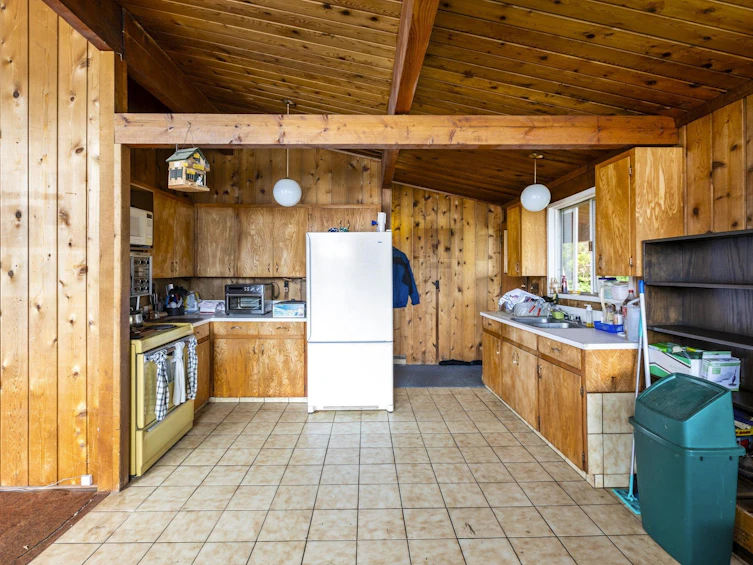 5672 Indian River Drive, North Vancouver, BC, V7G 2T8 - 14