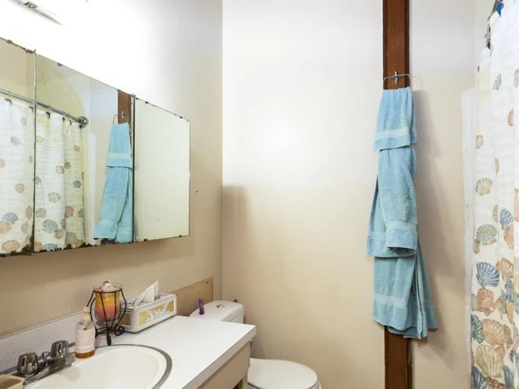 5672 Indian River Drive, North Vancouver, BC, V7G 2T8 - 18