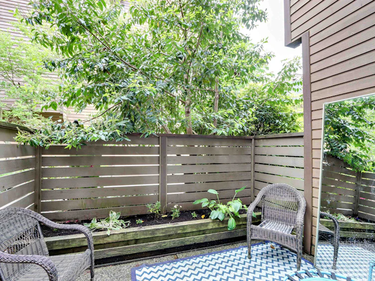 3301 Mountain Highway, North Vancouver, BC, V7K 2H4 - 3