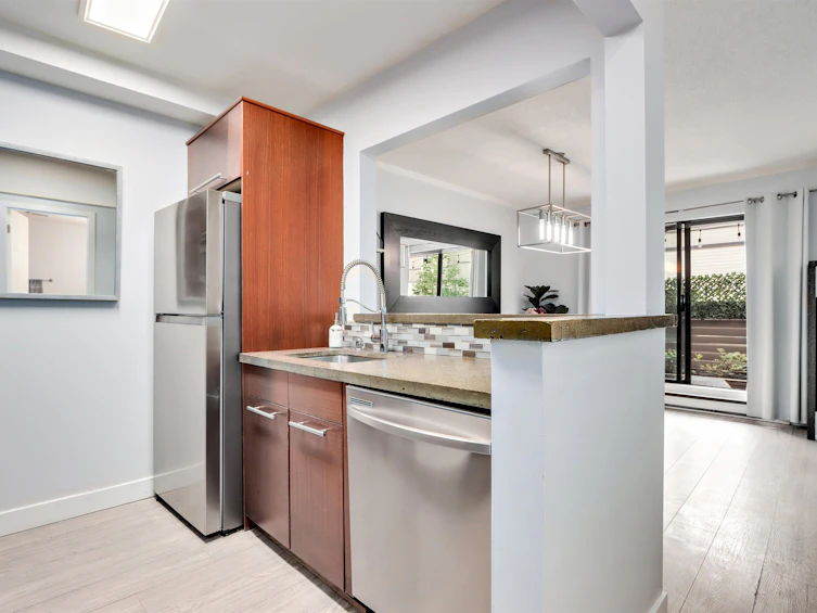 3301 Mountain Highway, North Vancouver, BC, V7K 2H4 - 18