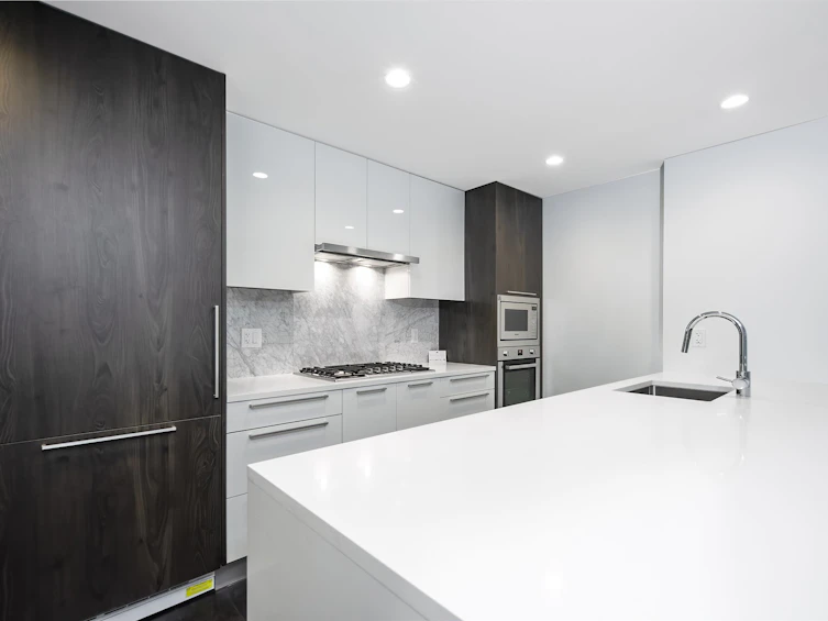 406-6398 Silver Avenue, Burnaby, BC, V5H 0K7 - 3