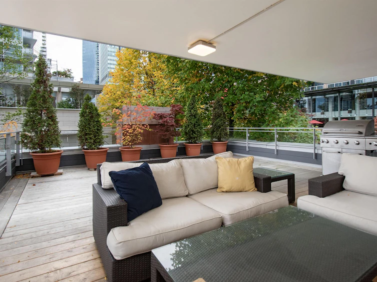 1161 W Cordova Street, Vancouver, BC, V6C 0A1 - 2