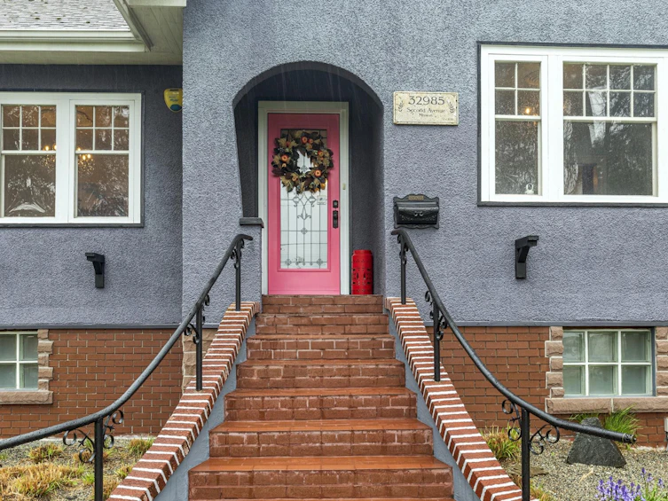 32985 2nd Avenue, Mission, BC, V2V 1J6 - 2