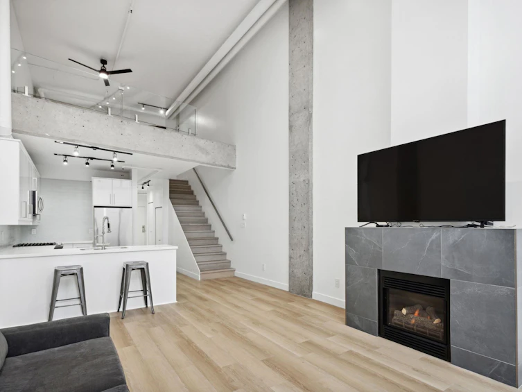 309-27 Alexander Street, Vancouver, BC, V6A 1B2