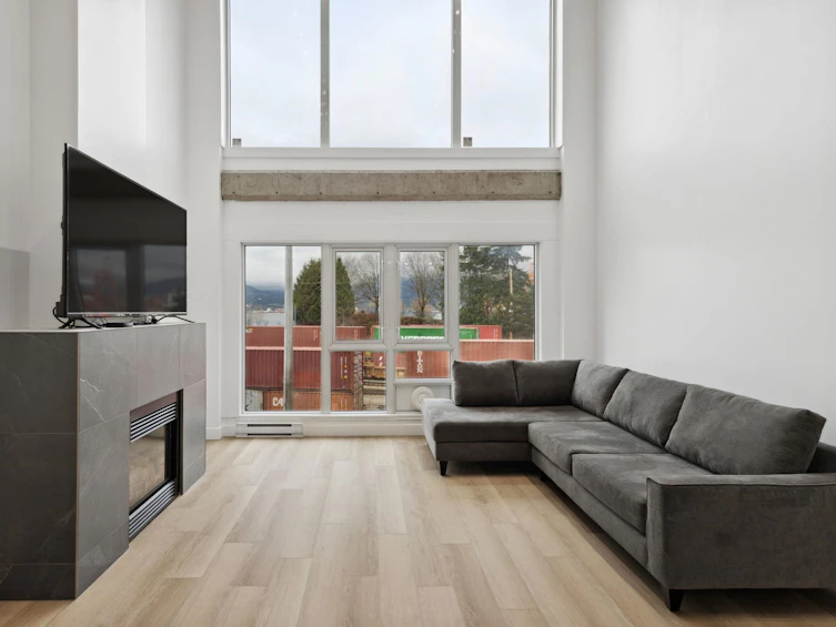 309-27 Alexander Street, Vancouver, BC, V6A 1B2 - 2