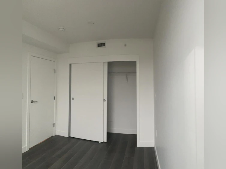 606-8188 Fraser Street, Vancouver, BC, V5X 0J8 - 5