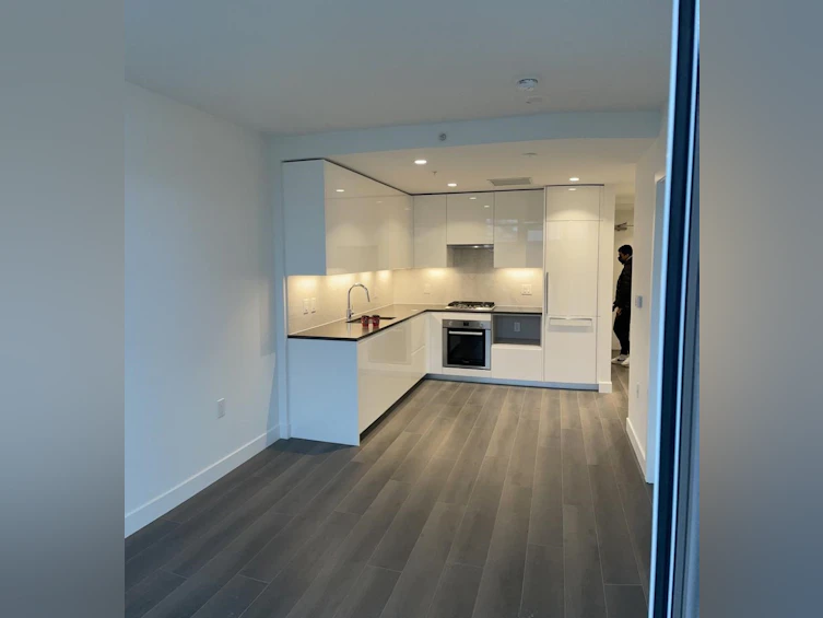 606-8188 Fraser Street, Vancouver, BC, V5X 0J8 - 9