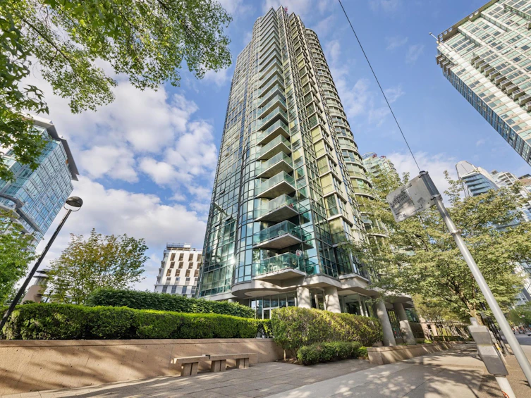 702-588 Broughton, Vancouver, BC, V6G 3E3