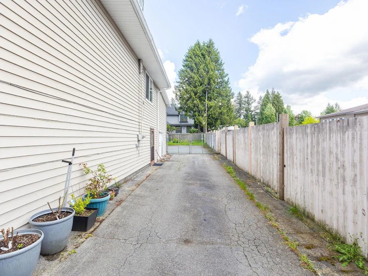 9246 148 Street, Surrey, BC, V3R 3W8 - 33