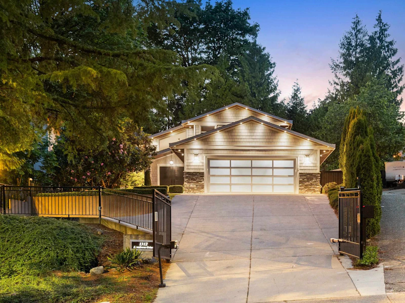1312 Lansdowne Drive, Coquitlam BC V3E 1K6