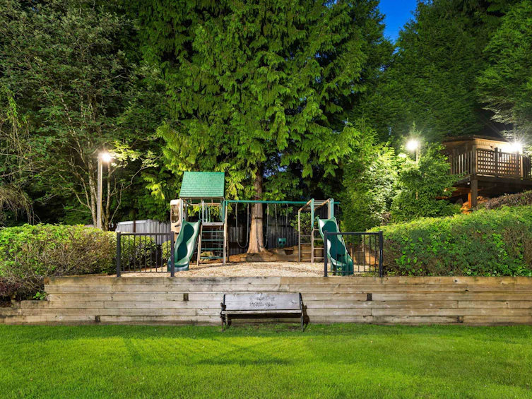 1312 Lansdowne Drive, Coquitlam, BC, V3E 1K6 - 3