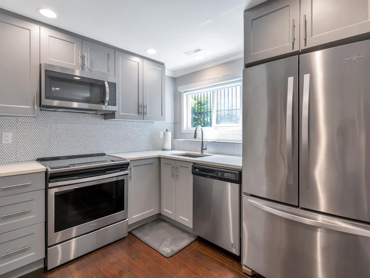 1312 Lansdowne Drive, Coquitlam, BC, V3E 1K6 - 29