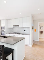 211 2663 Library Lane