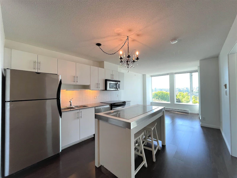 811 - 550 Taylor Street, Vancouver BC V6B 1R1