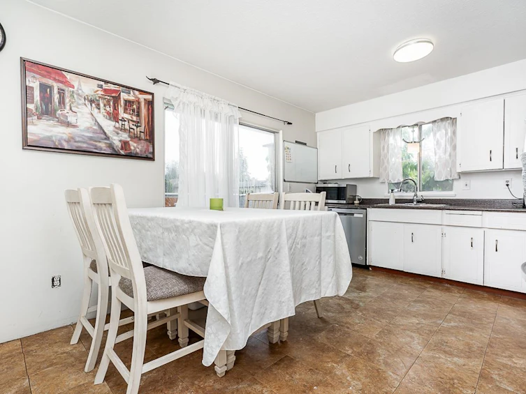 13068 64 Avenue, Surrey, BC, V3W 1X7 - 11