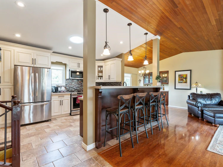 7338 142 Street, Surrey, BC, V3W 7T3 - 8