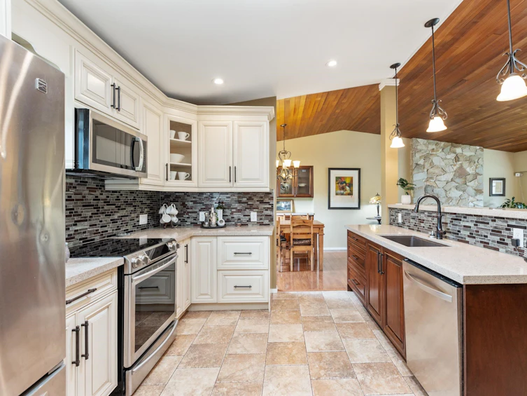 7338 142 Street, Surrey, BC, V3W 7T3 - 10