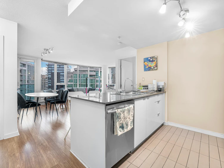 2203-788 Hamilton Street, Vancouver, BC, V6B 0E9 - 10