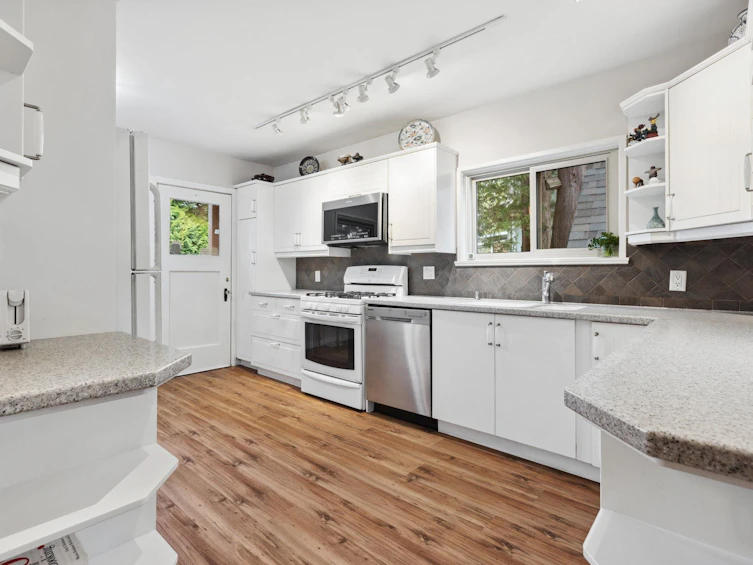 5537 Holland Street, Vancouver, BC, V6N 2A7 - 14
