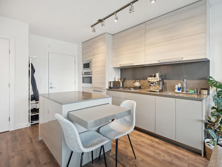 902-4488 Juneau Street, Burnaby, BC, V5C 0M4 - 9