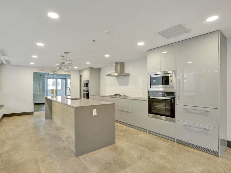 1601-1675 Lions Gate Lane, North Vancouver, BC, V7P 3B4 - 16