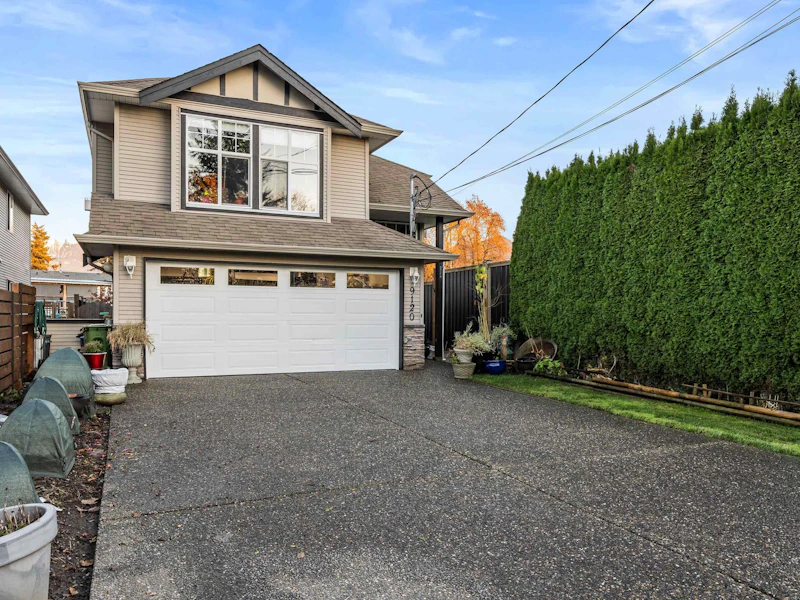 2 - 9120 Broadway Road, Chilliwack BC V2P 5W3
