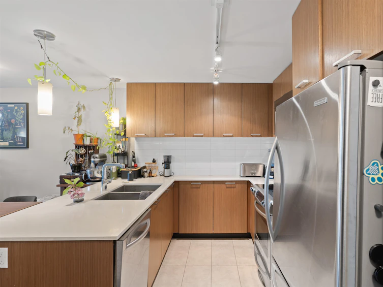 422-2321 Scotia Street, Vancouver, BC, V5T 0A8 - 9