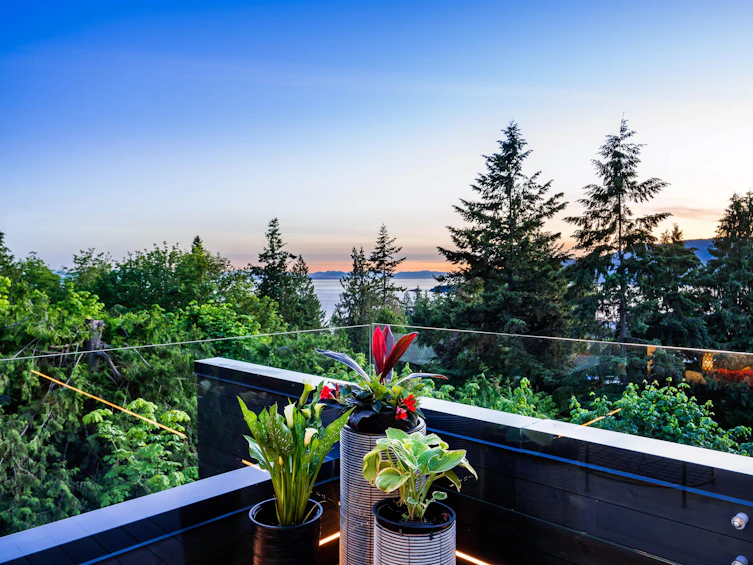5325 Montiverdi Place, West Vancouver, BC, V7W 2W8