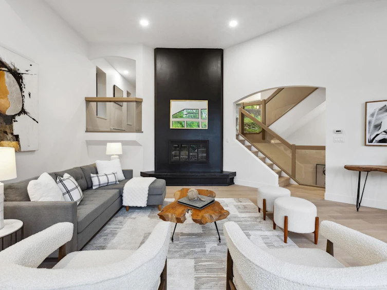 2829 Panorama Drive, North Vancouver, BC, V7G 1V7 - 5
