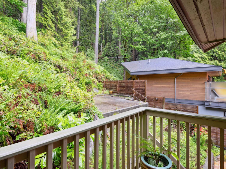 2829 Panorama Drive, North Vancouver, BC, V7G 1V7 - 34