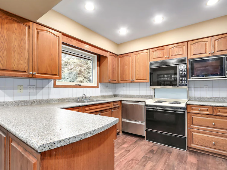 4343 Patterdale Drive, North Vancouver, BC, V7R 4L6 - 13