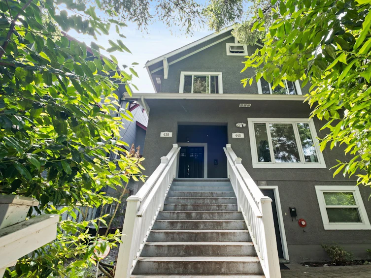 438 West 17th Avenue, Vancouver, BC, V5Y 2A2