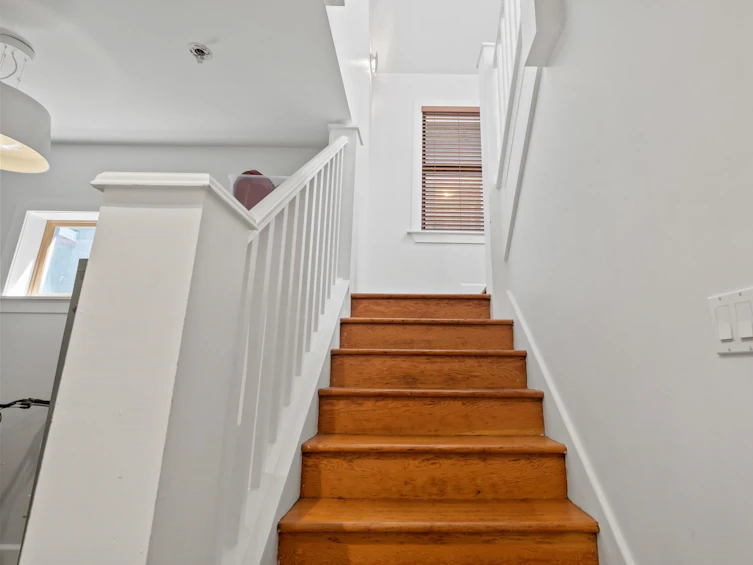 438 West 17th Avenue, Vancouver, BC, V5Y 2A2 - 5