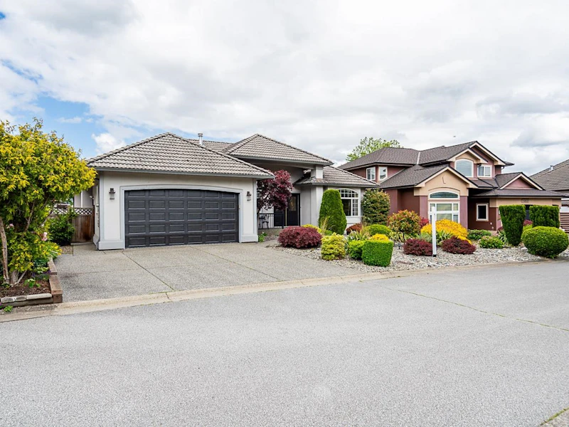 16825 80th Avenue, Surrey BC V4N 4Y8