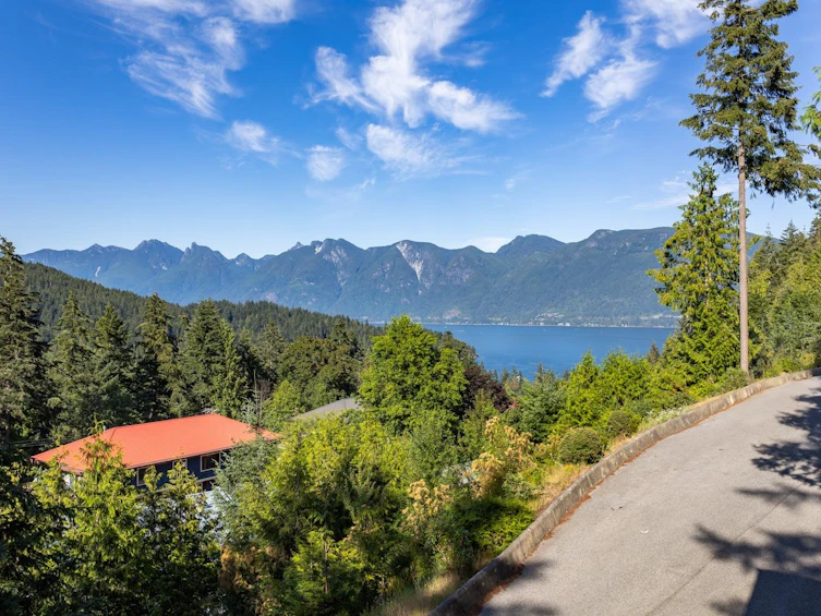571 Roocroft Lane, Bowen Island, BC, V0N 1G2 - 5